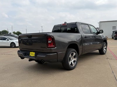 2026 RAM 1500 EXPRESS CREW CAB 4X4 5'7' BOX