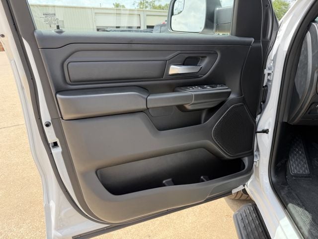 2026 RAM 1500 EXPRESS CREW CAB 4X4 5'7' BOX