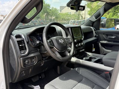 2026 RAM 1500 EXPRESS CREW CAB 4X4 5'7' BOX