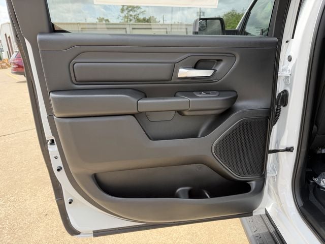 2026 RAM 1500 EXPRESS CREW CAB 4X4 5'7' BOX