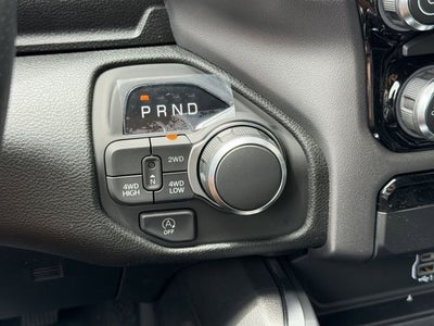 2026 RAM 1500 EXPRESS CREW CAB 4X4 5'7' BOX