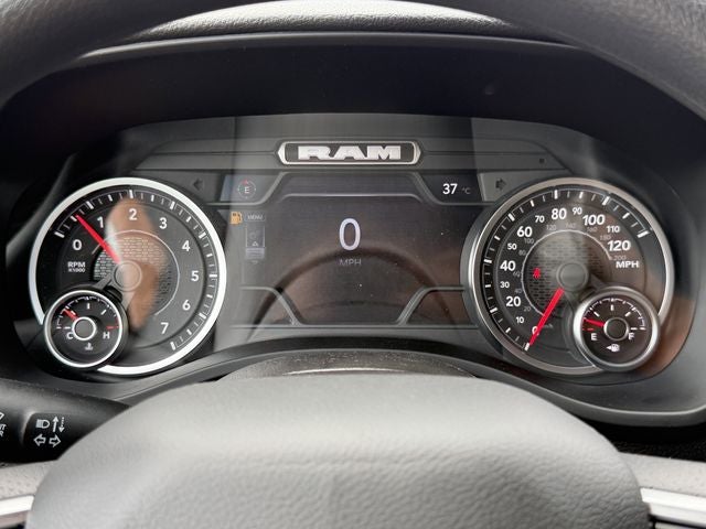 2026 RAM 1500 EXPRESS CREW CAB 4X4 5'7' BOX