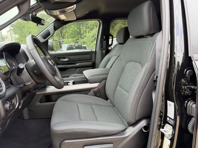 2026 RAM 1500 EXPRESS CREW CAB 4X4 5'7' BOX