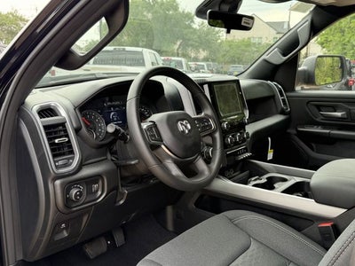 2026 RAM 1500 EXPRESS CREW CAB 4X4 5'7' BOX