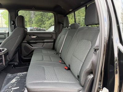 2026 RAM 1500 EXPRESS CREW CAB 4X4 5'7' BOX