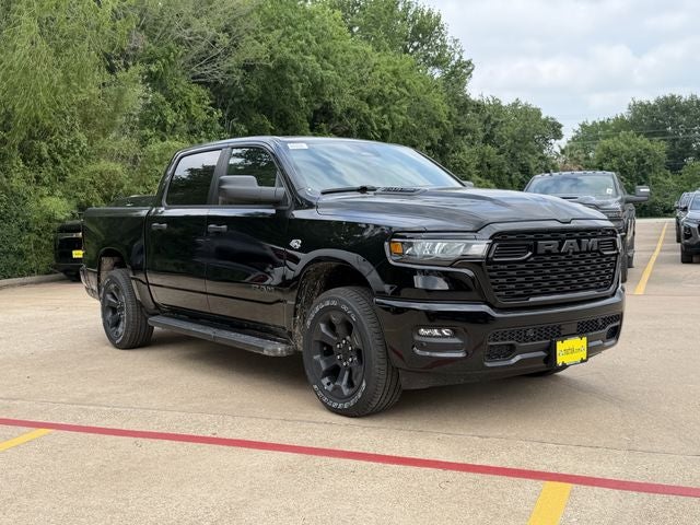 2026 RAM 1500 EXPRESS CREW CAB 4X4 5'7' BOX