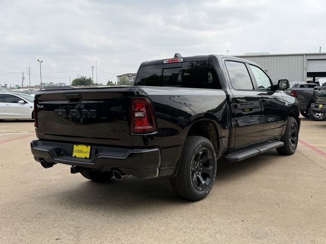2026 RAM 1500 EXPRESS CREW CAB 4X4 5'7' BOX