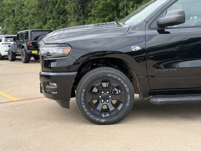 2026 RAM 1500 EXPRESS CREW CAB 4X4 5'7' BOX