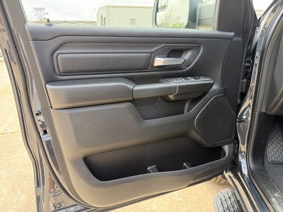 2026 RAM 1500 EXPRESS CREW CAB 4X4 5'7' BOX