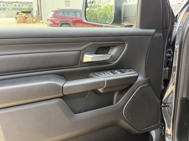 2026 RAM 1500 EXPRESS CREW CAB 4X4 5'7' BOX