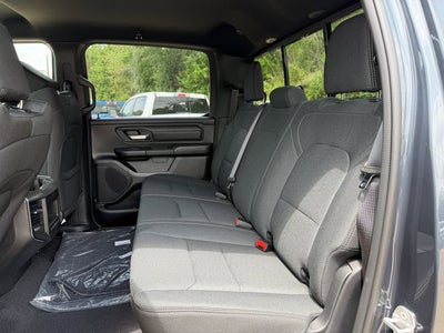 2026 RAM 1500 EXPRESS CREW CAB 4X4 5'7' BOX