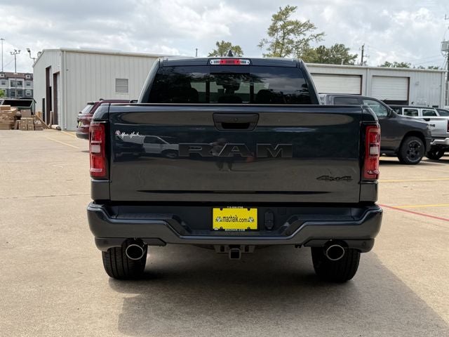 2026 RAM 1500 EXPRESS CREW CAB 4X4 5'7' BOX