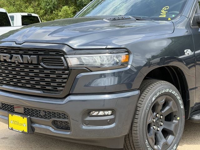 2026 RAM 1500 EXPRESS CREW CAB 4X4 5'7' BOX