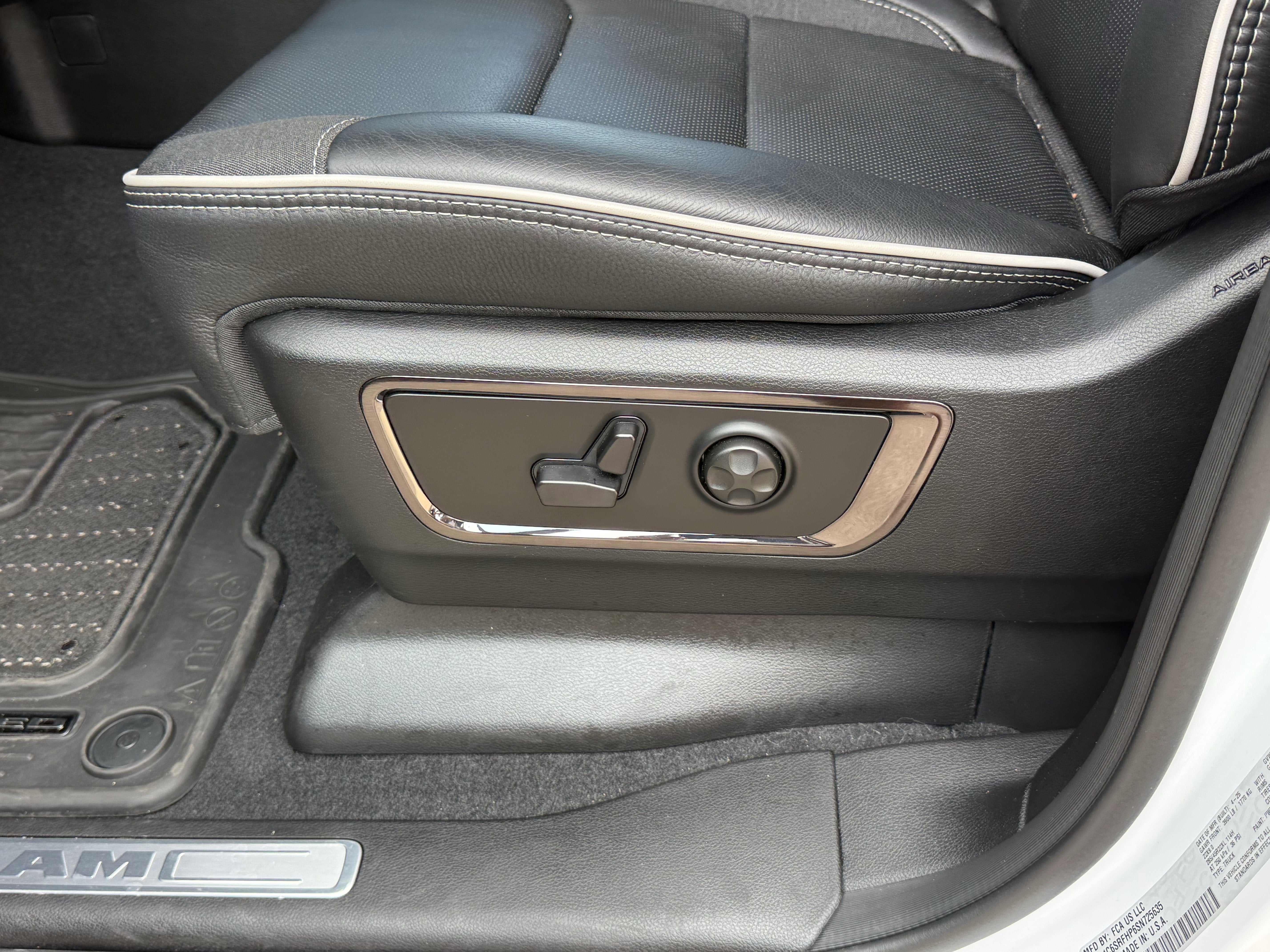 2025 RAM 1500 LIMITED