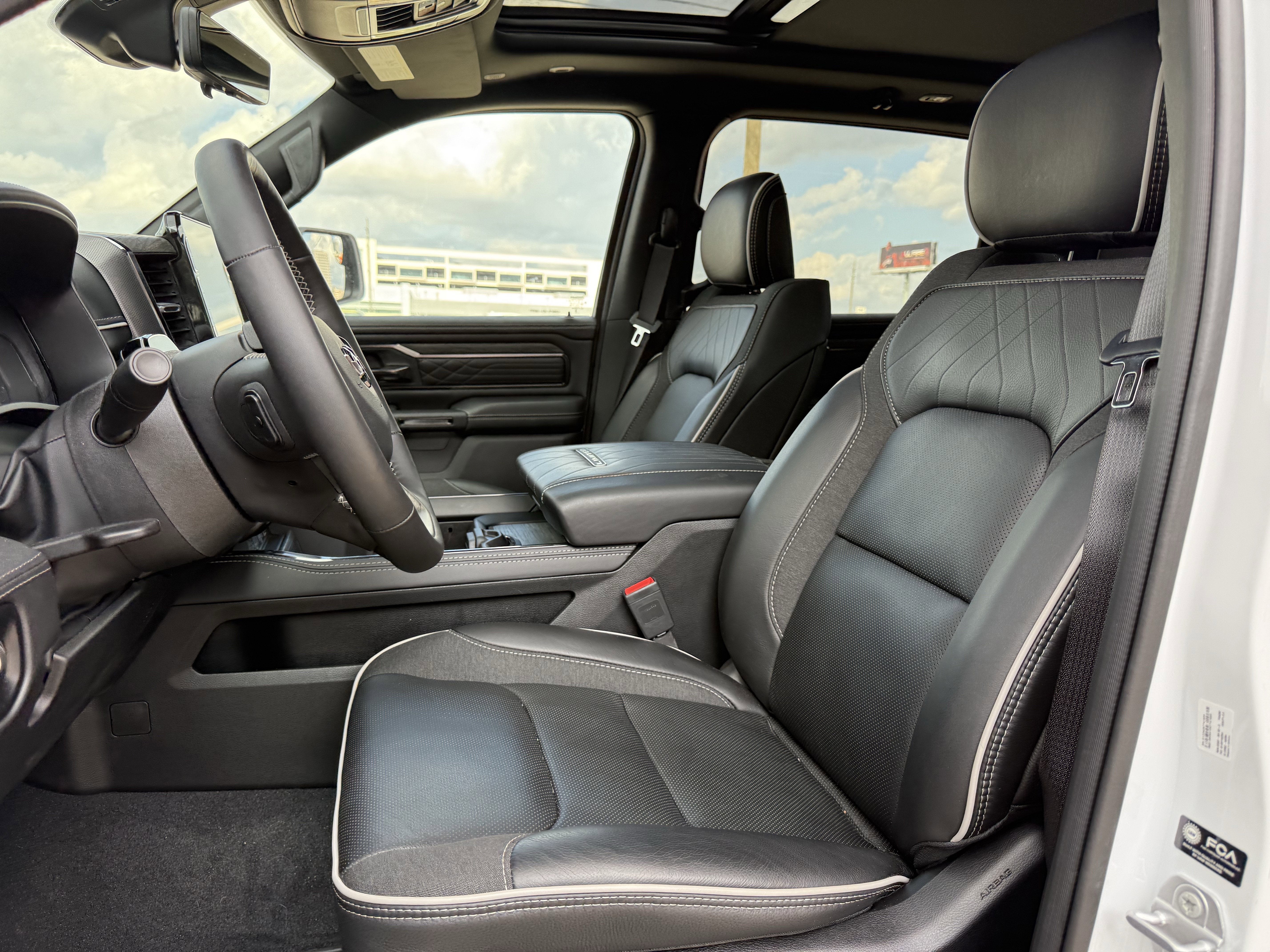 2025 RAM 1500 LIMITED