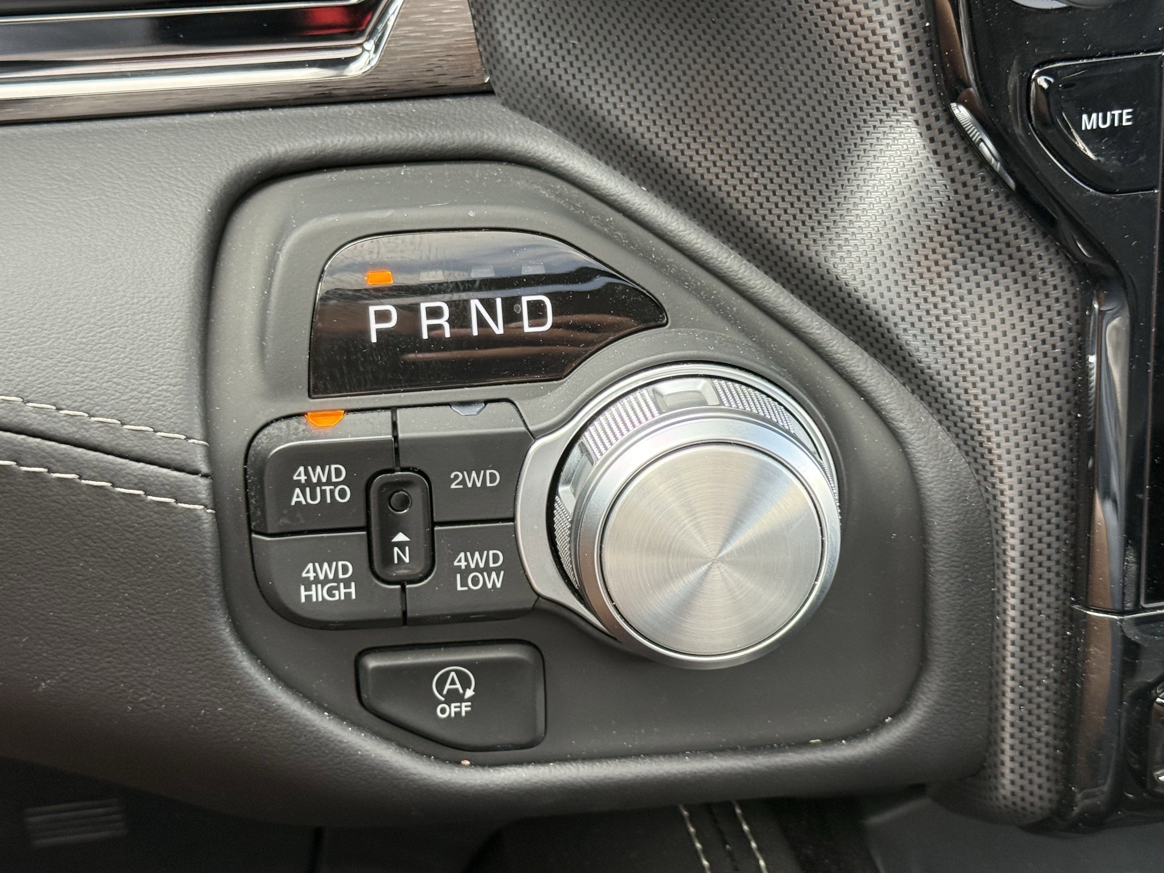 2025 RAM 1500 LIMITED