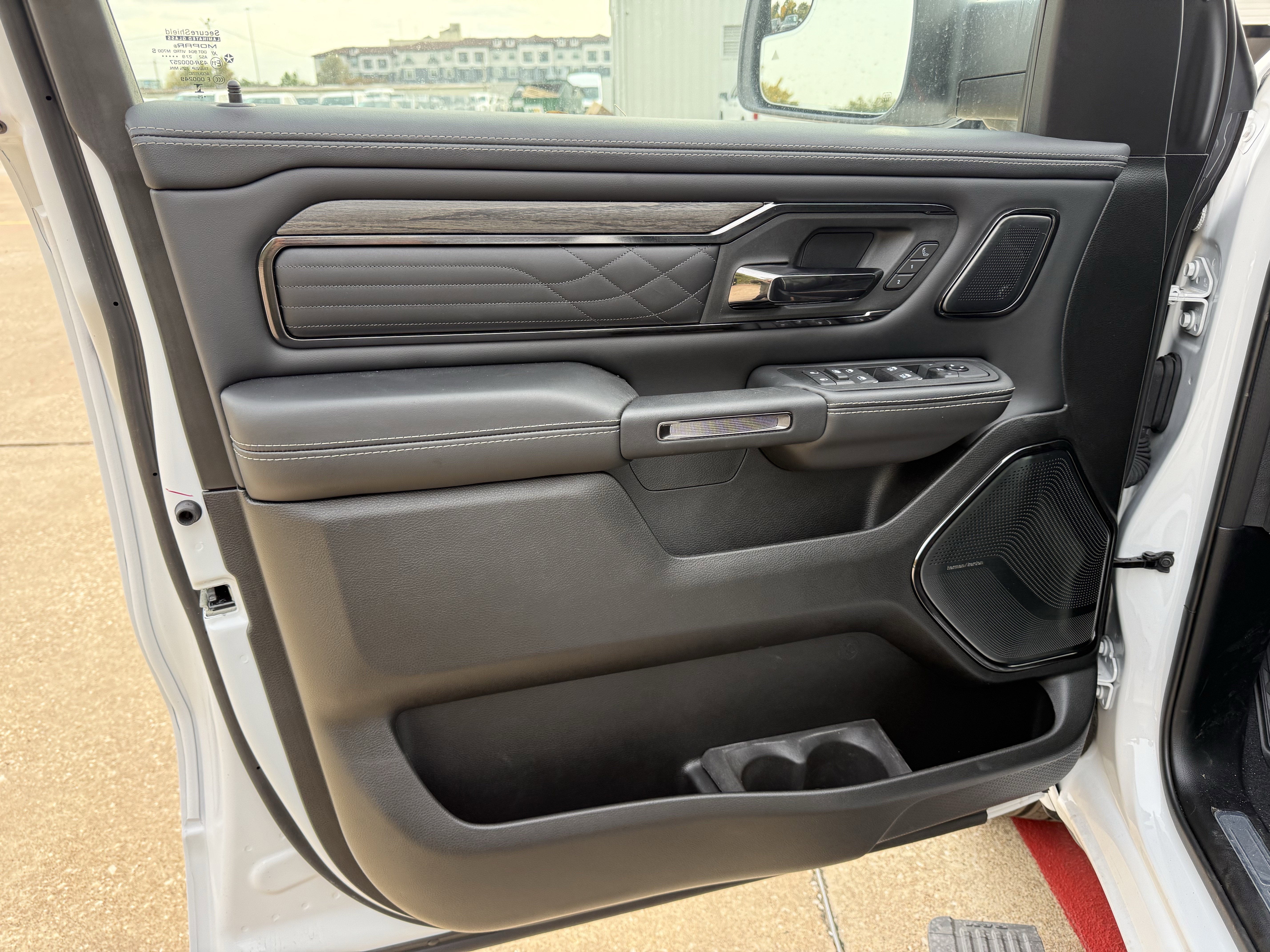 2025 RAM 1500 LIMITED