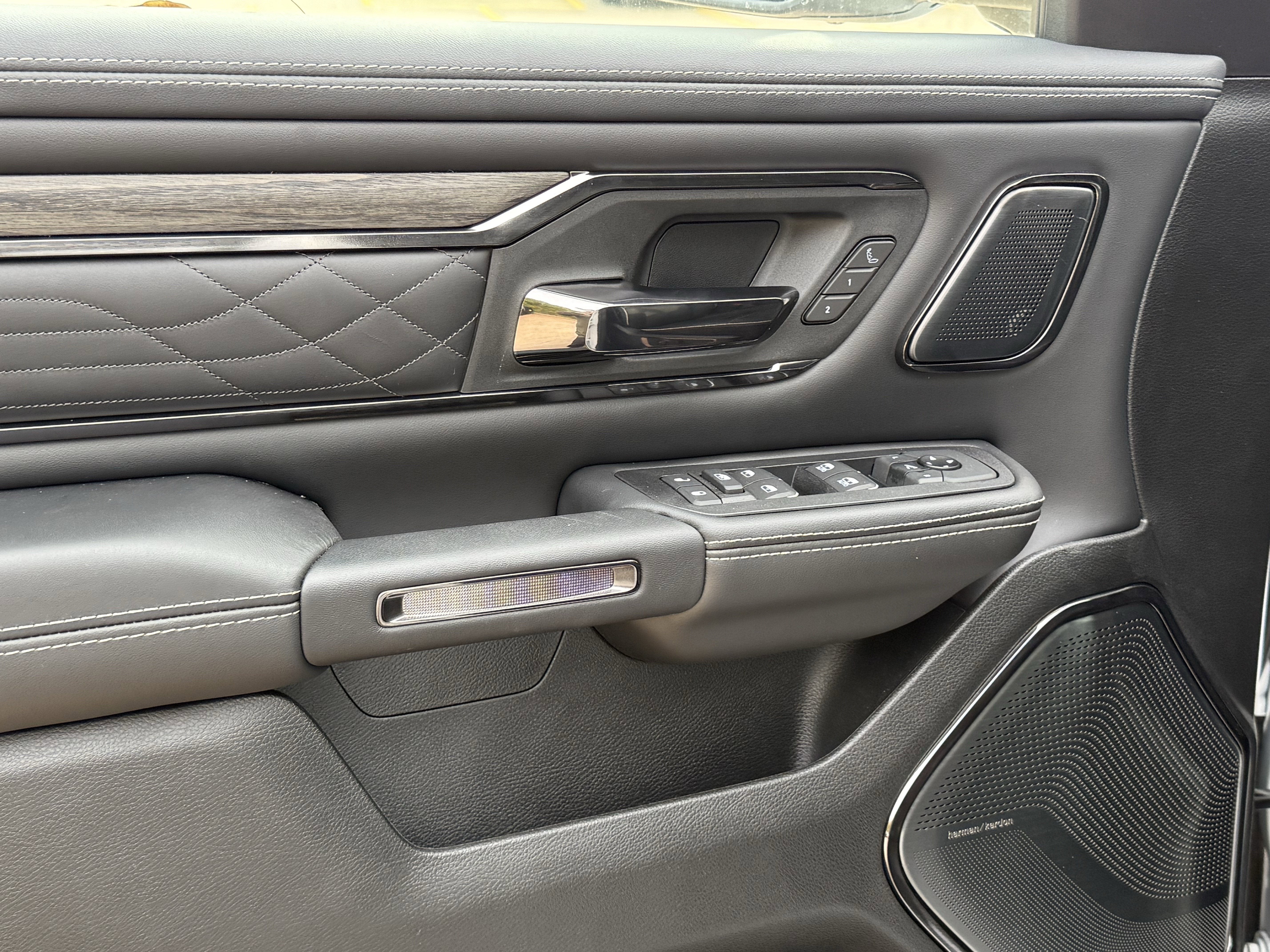 2025 RAM 1500 LIMITED