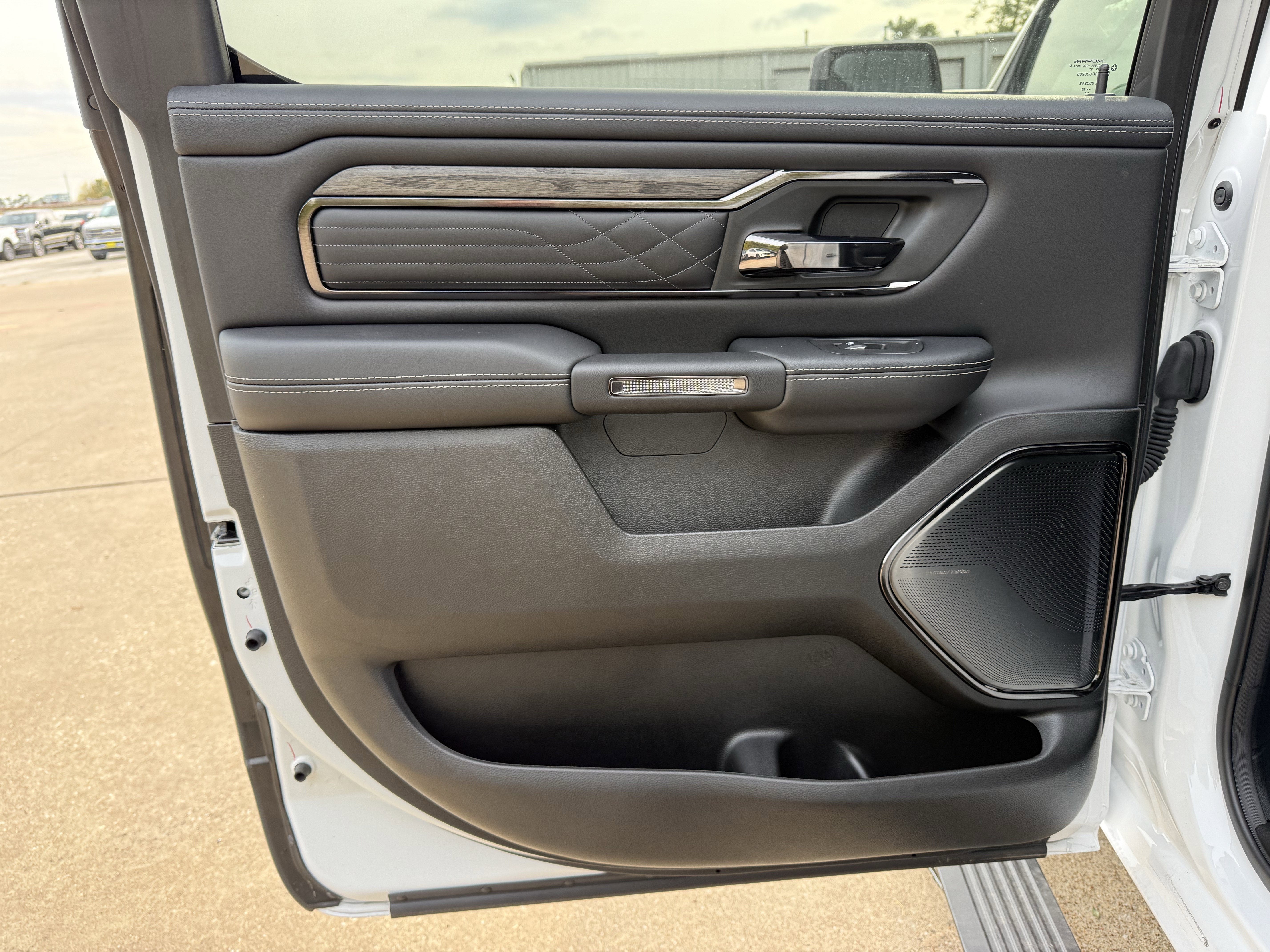 2025 RAM 1500 LIMITED