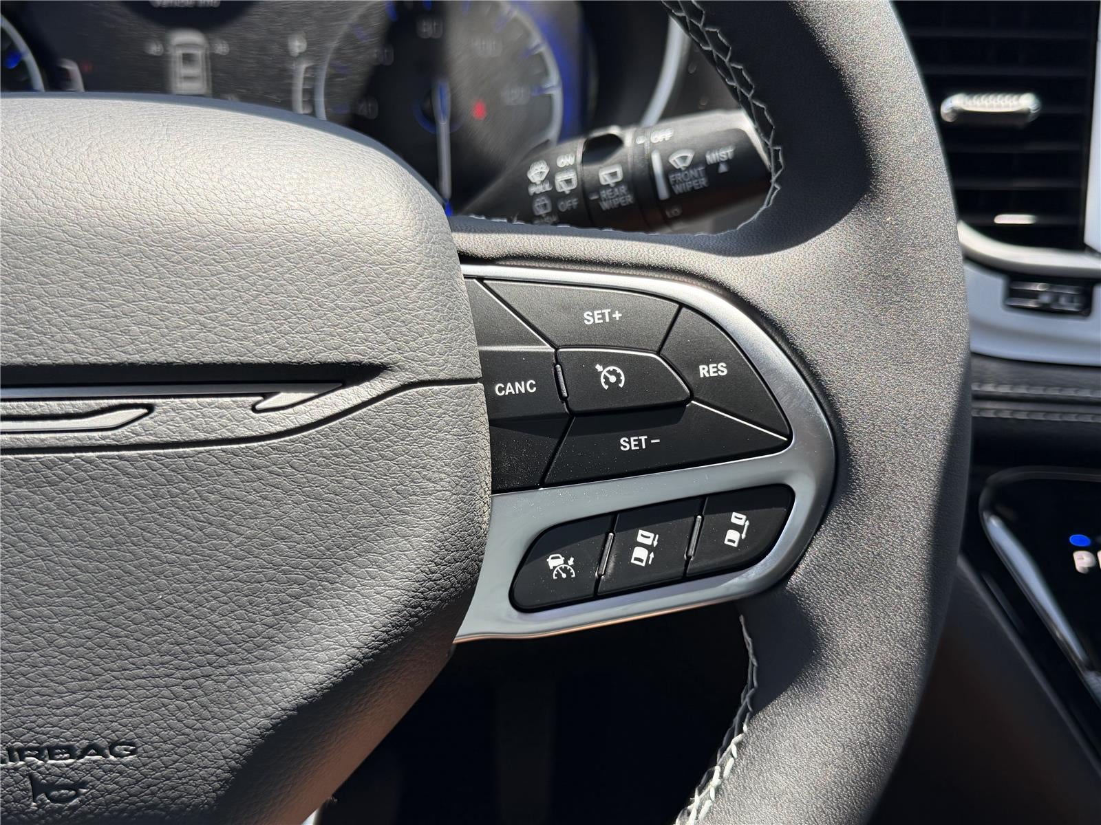2027 Chrysler Pacifica Select
