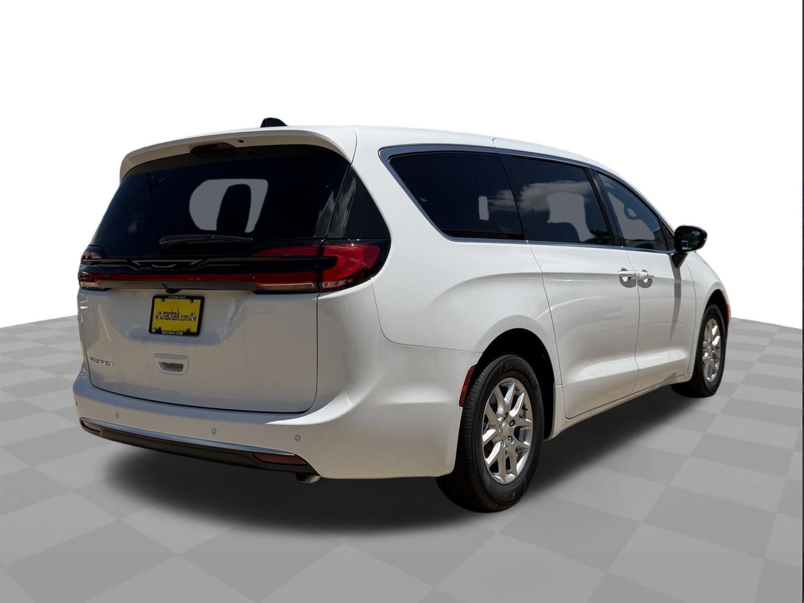2027 Chrysler Pacifica Select