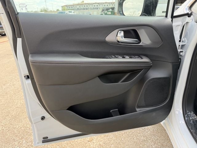 2026 Chrysler Voyager VOYAGER LX