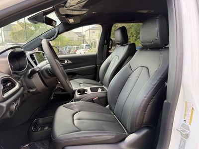 2026 Chrysler Voyager VOYAGER LX