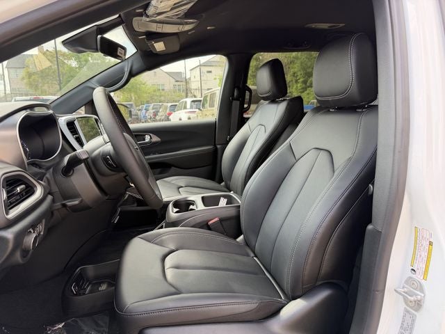 2026 Chrysler Voyager VOYAGER LX