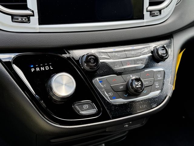 2026 Chrysler Voyager VOYAGER LX