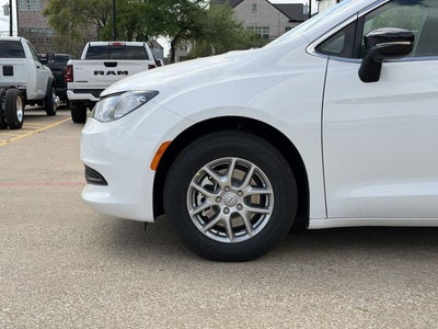 2026 Chrysler Voyager VOYAGER LX