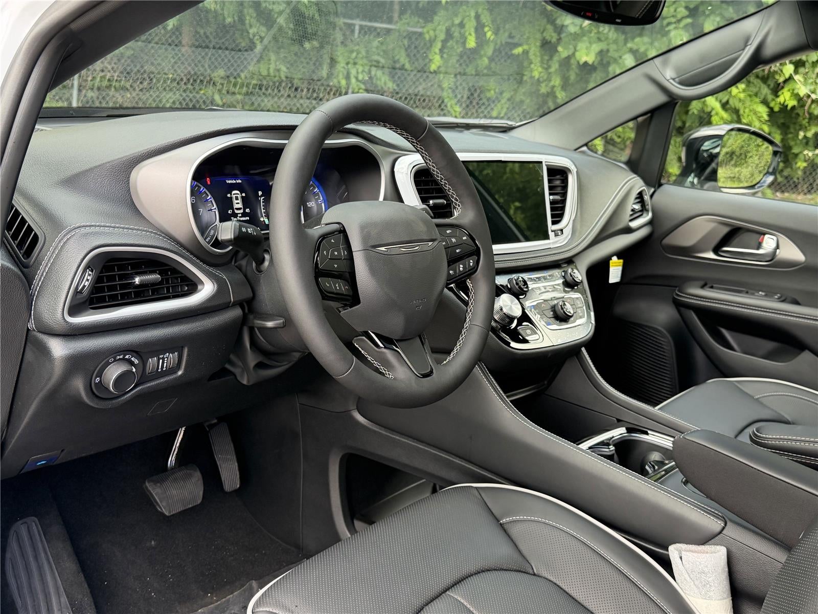 2027 Chrysler Pacifica Limited
