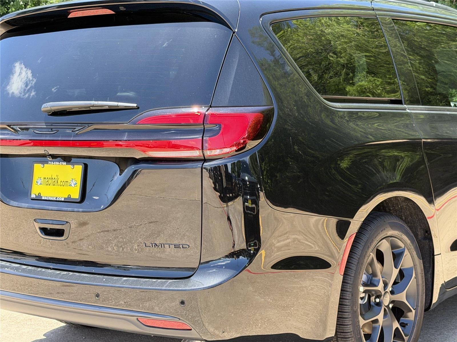 2027 Chrysler Pacifica Limited