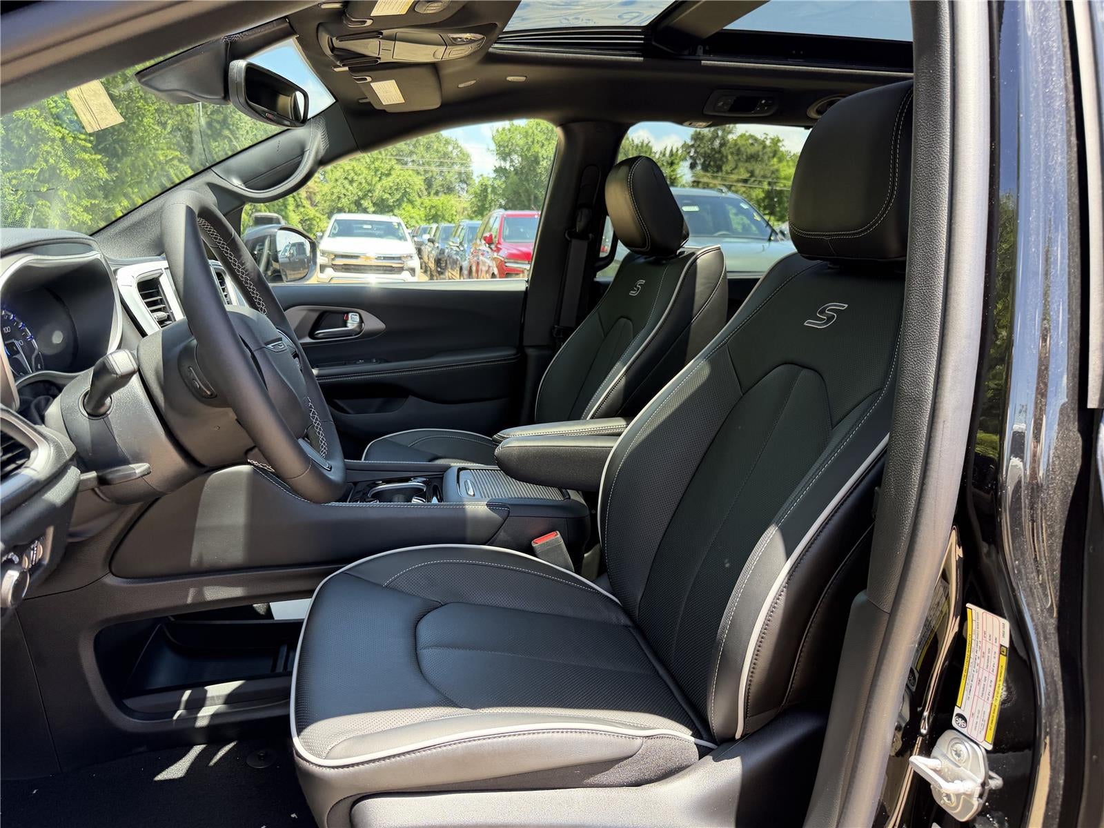 2027 Chrysler Pacifica Limited