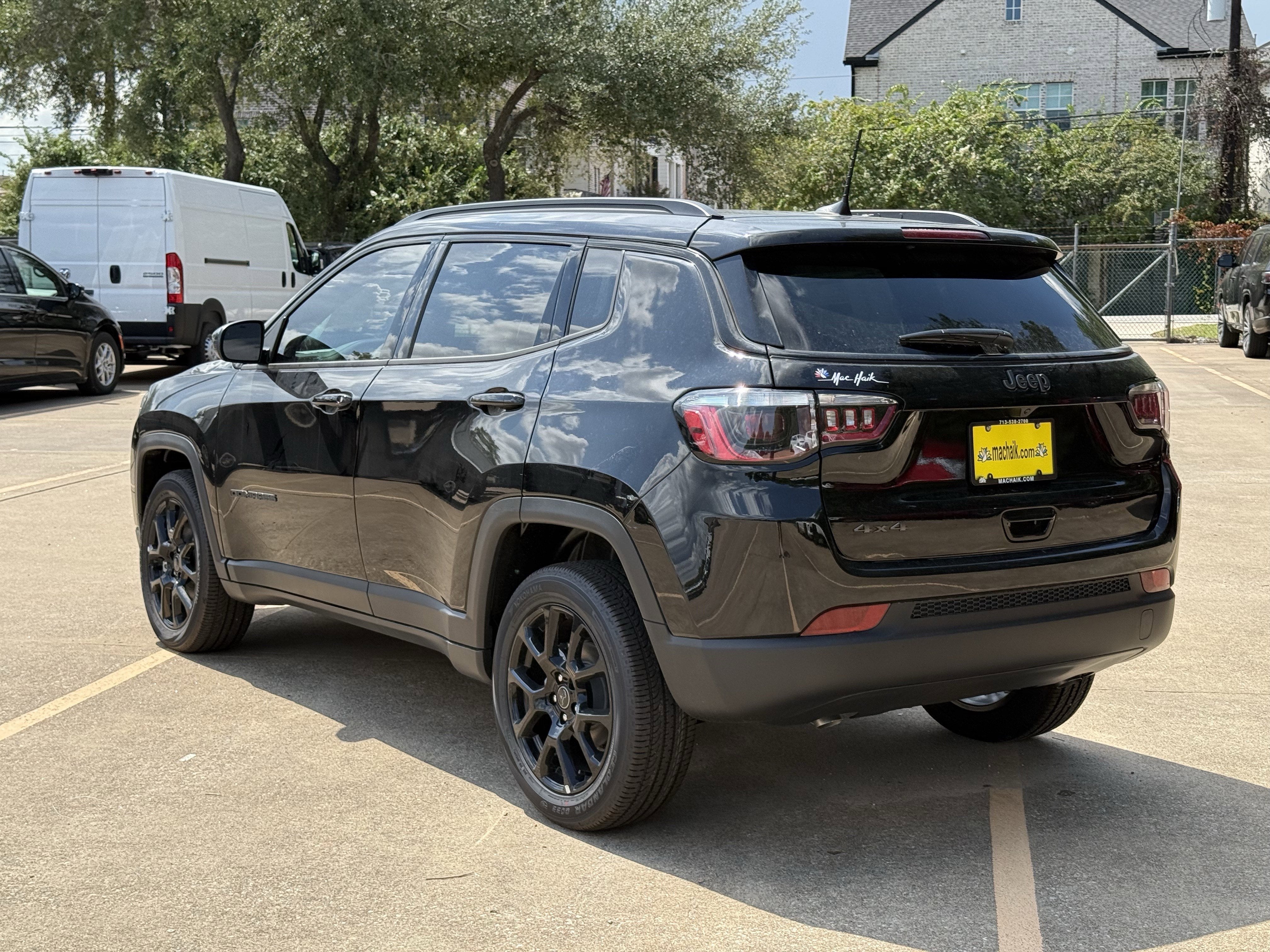 2025 Jeep Compass COMPASS LATITUDE 4X4