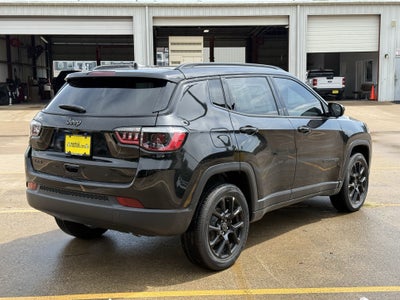 2025 Jeep Compass COMPASS LATITUDE 4X4