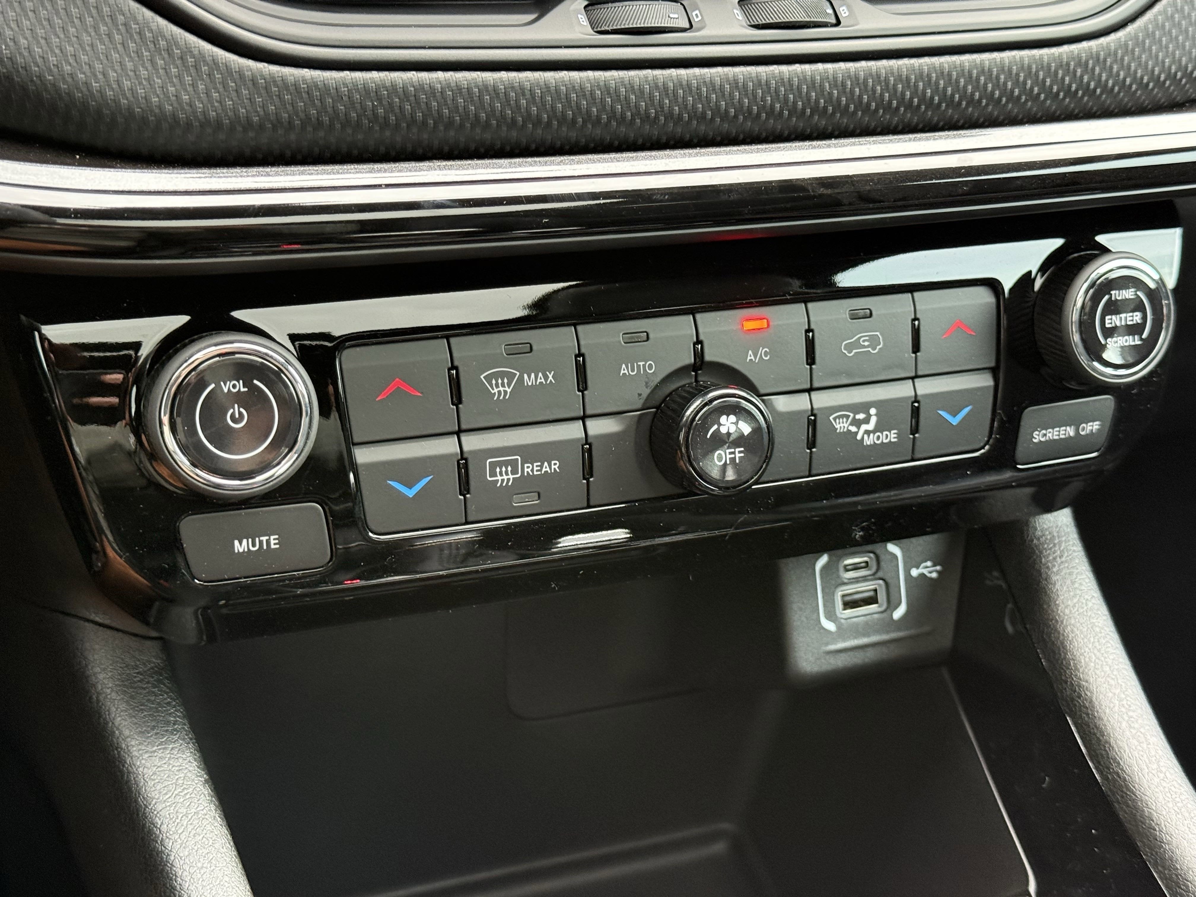 2025 Jeep Compass COMPASS LIMITED 4X4