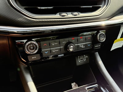 2025 Jeep Compass COMPASS LIMITED 4X4