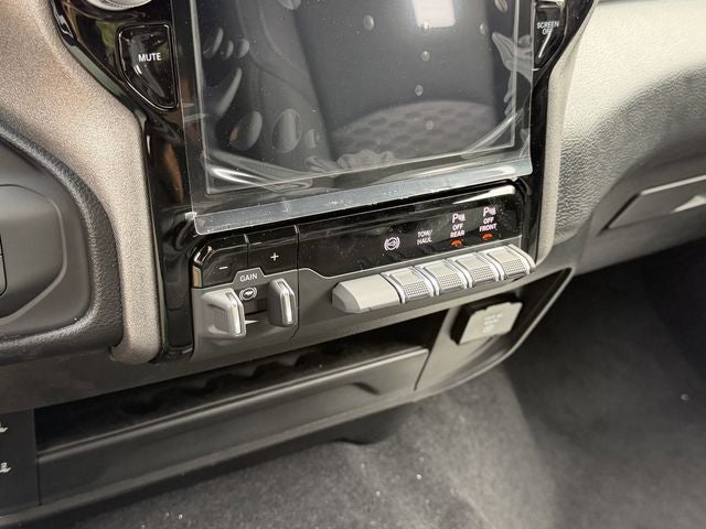 2026 RAM 2500 BLACK EXPRESS CREW CAB 4X4 6'4' BOX