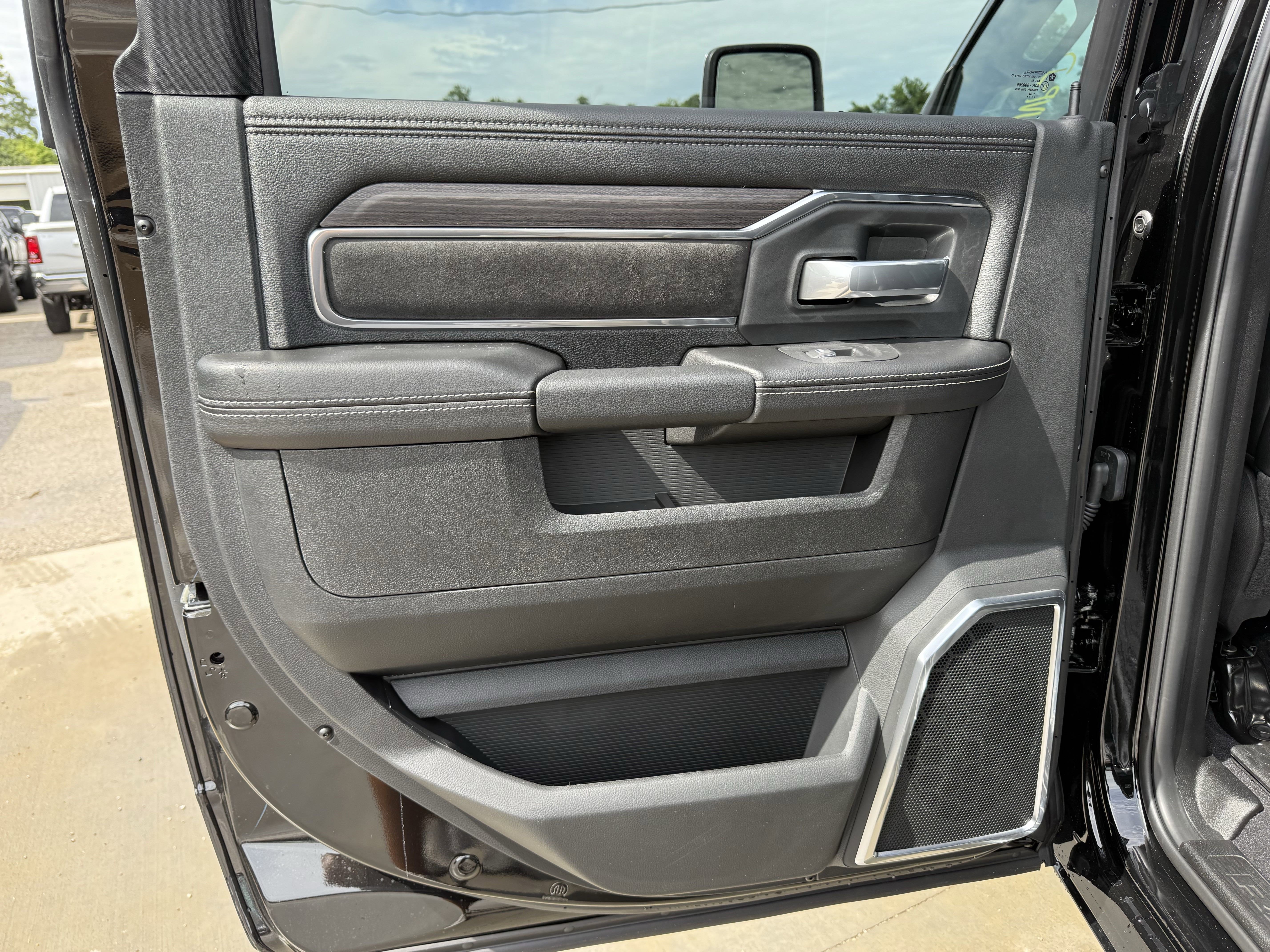 2025 RAM 2500 LARAMIE