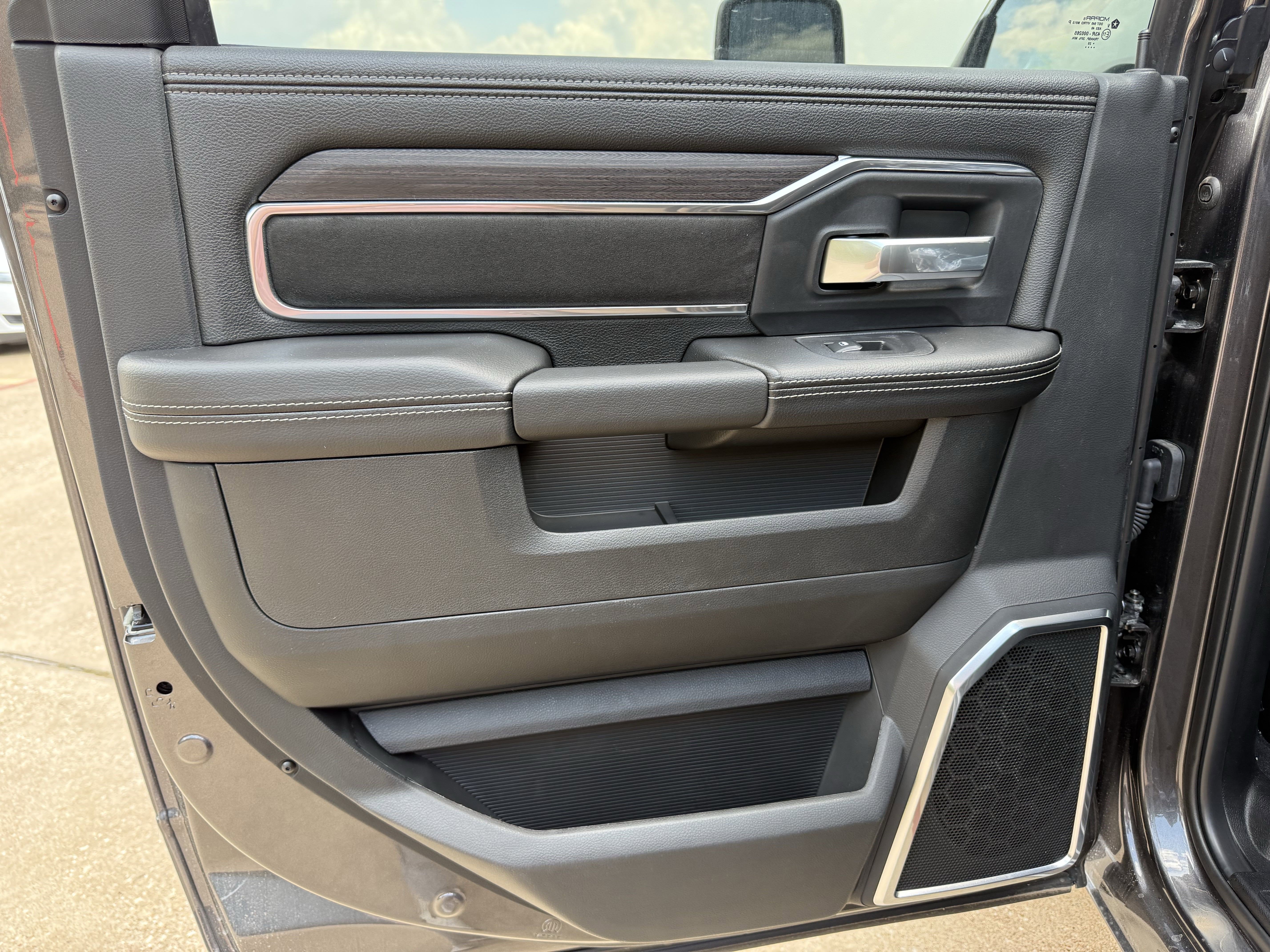 2025 RAM 2500 LARAMIE