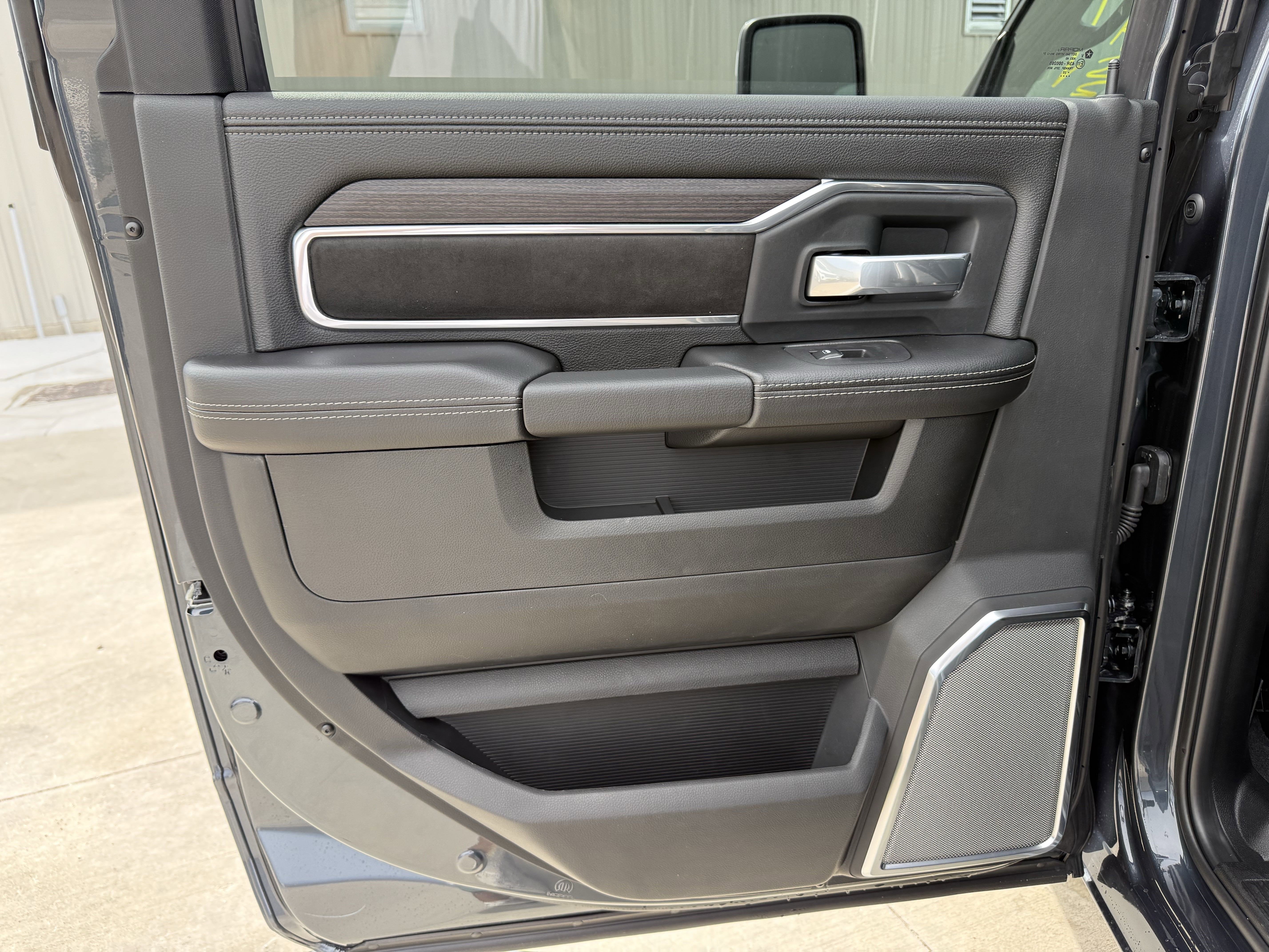 2025 RAM 2500 LARAMIE