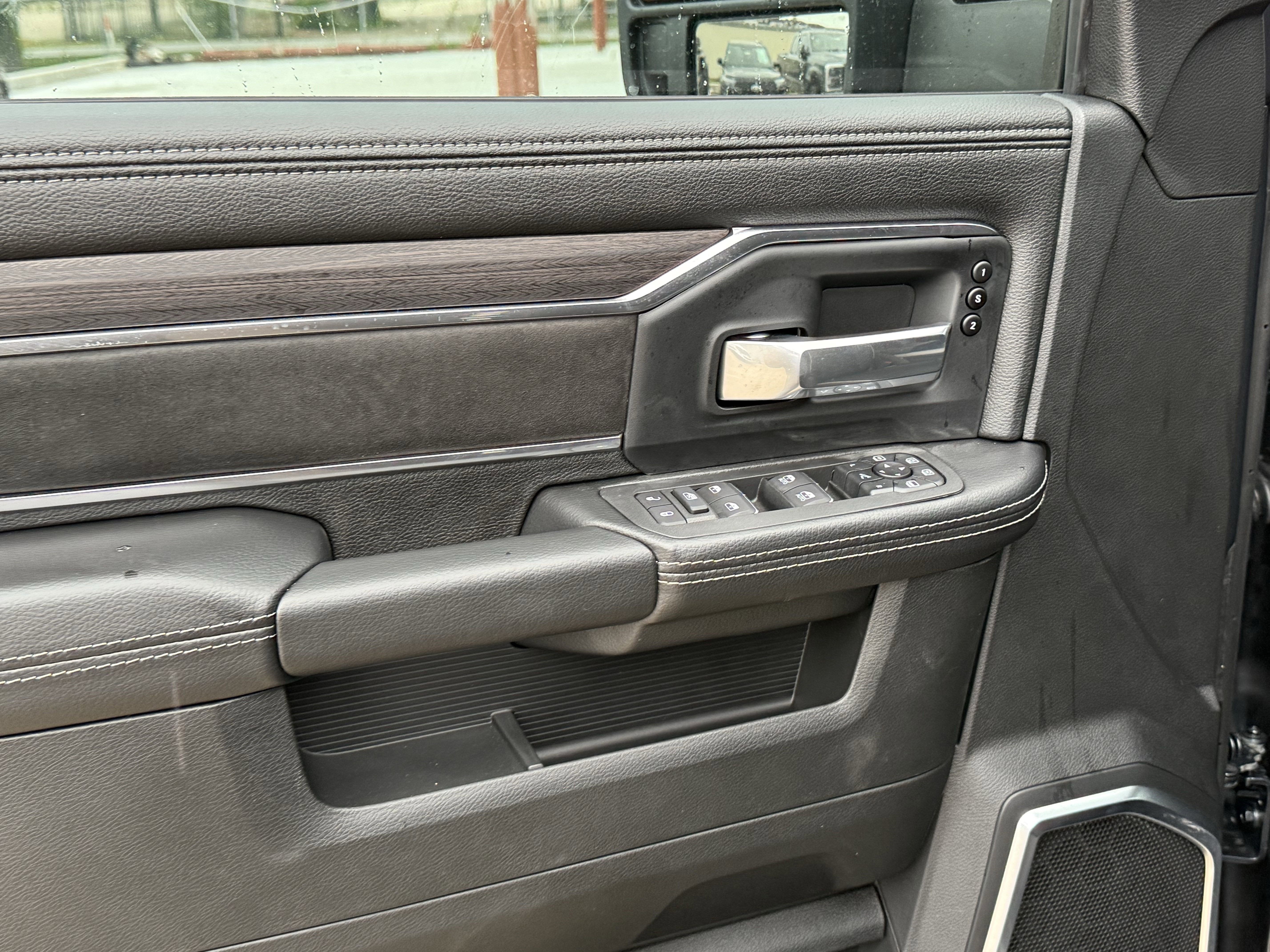 2025 RAM 2500 LARAMIE