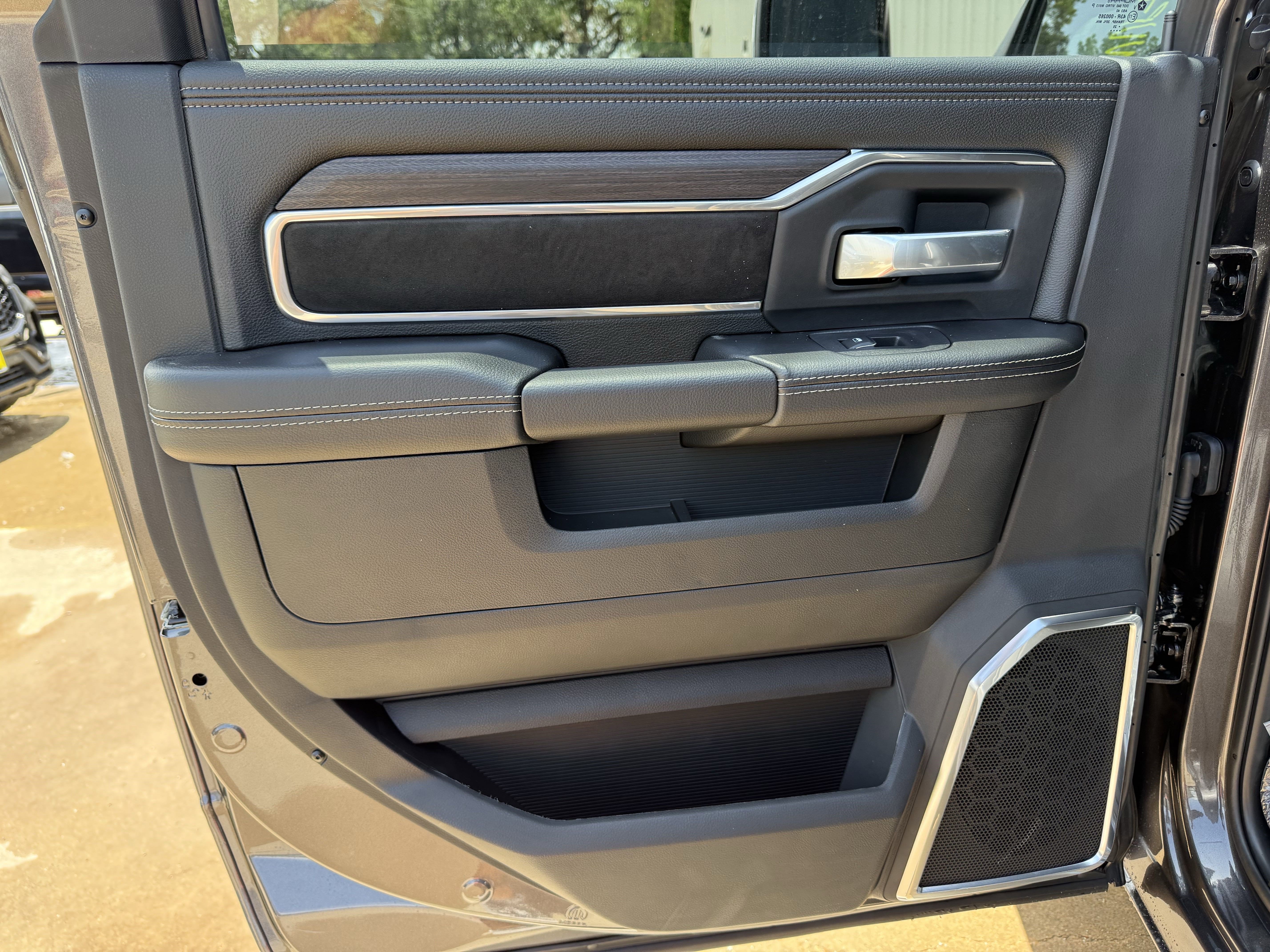 2025 RAM 2500 LARAMIE