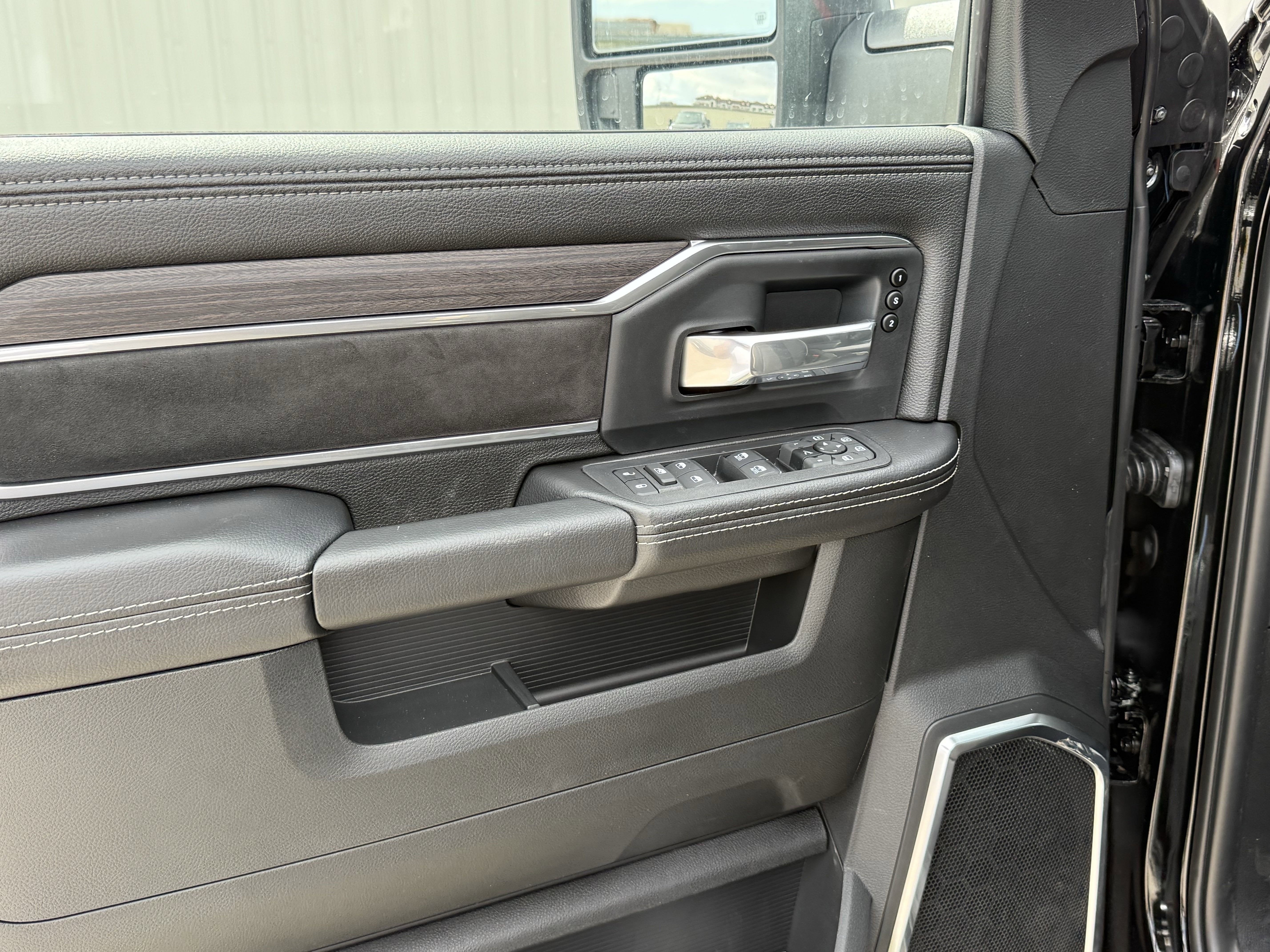 2025 RAM 2500 LARAMIE