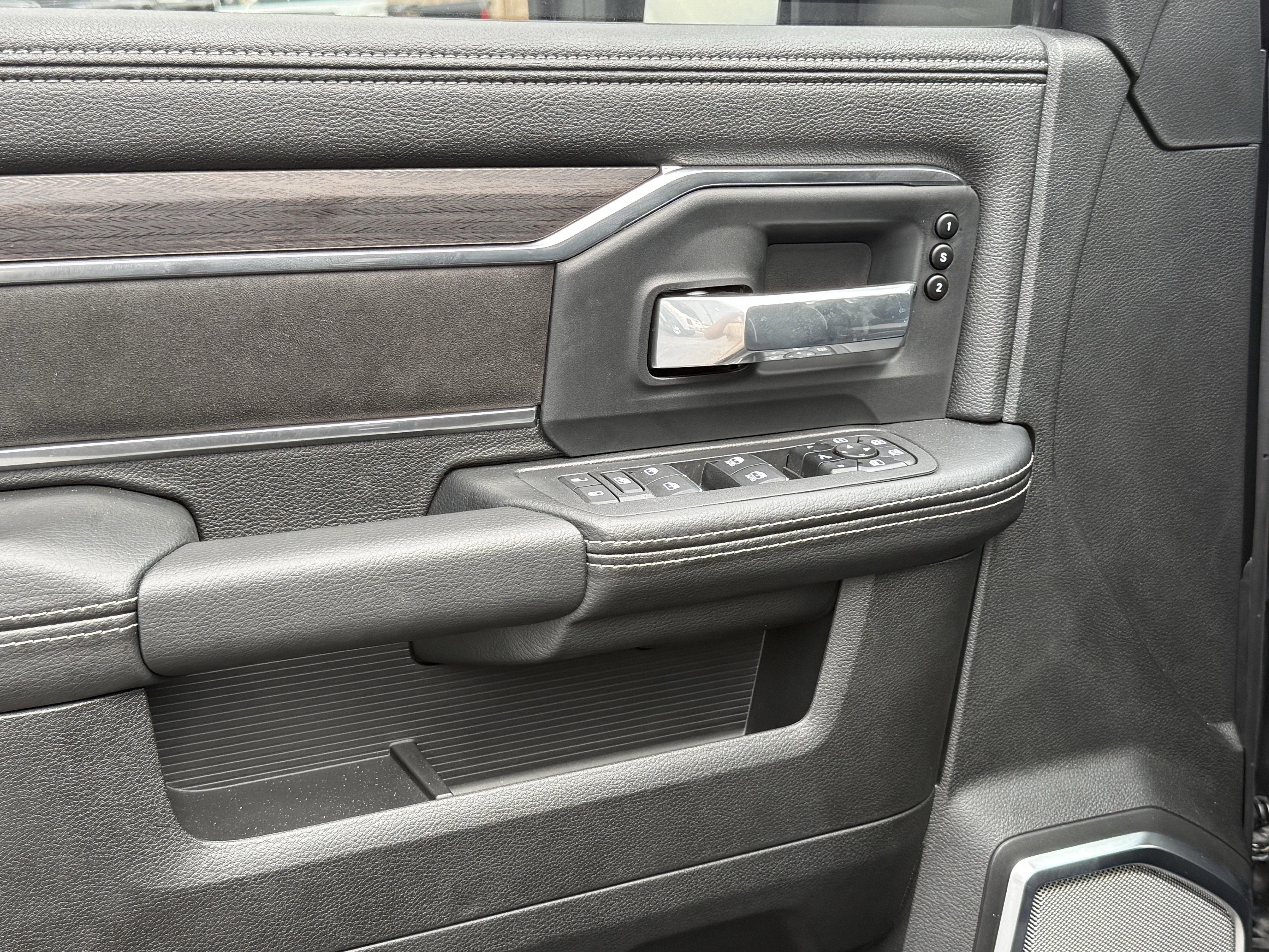 2025 RAM 2500 LARAMIE