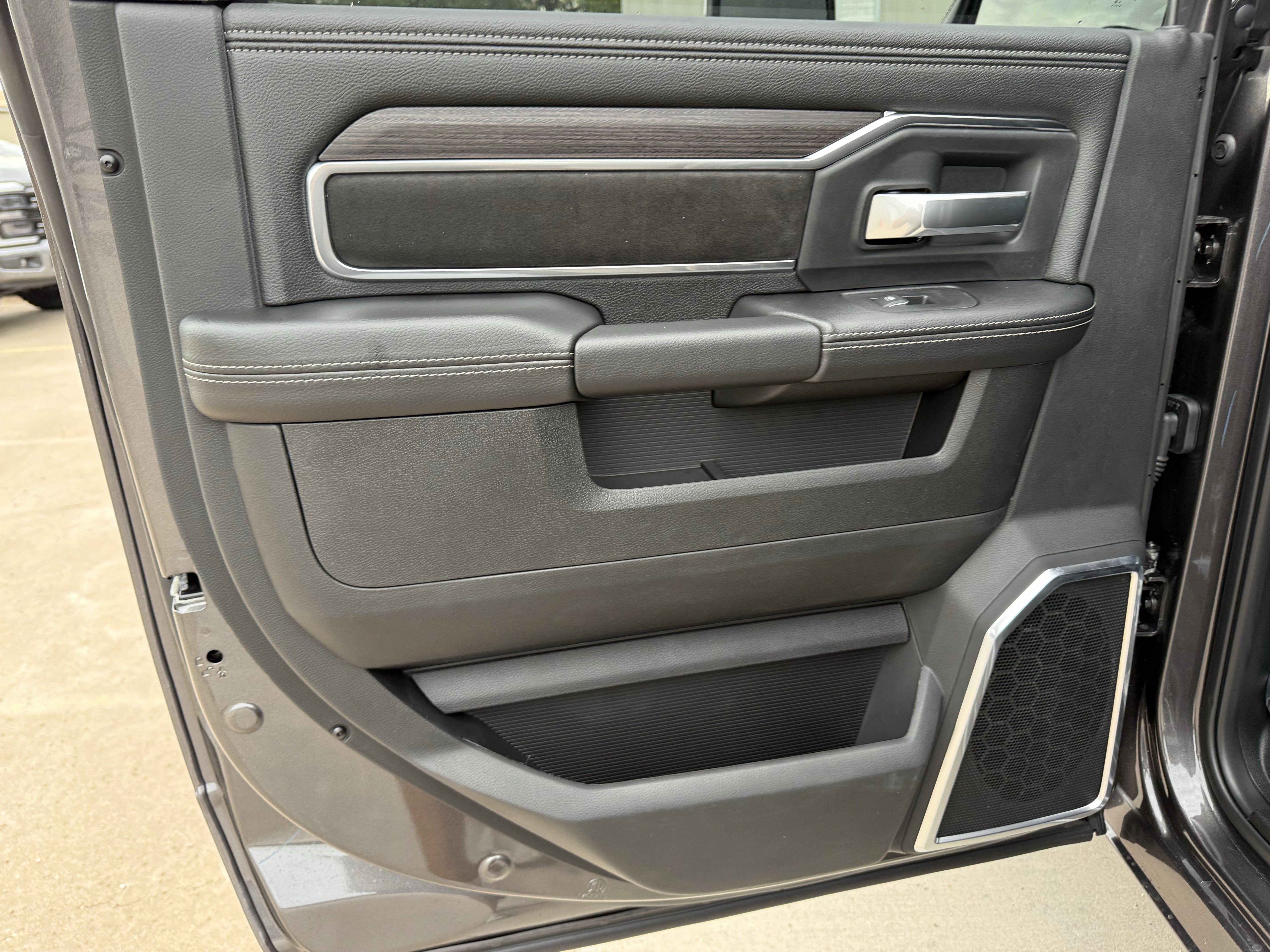 2025 RAM 2500 LARAMIE