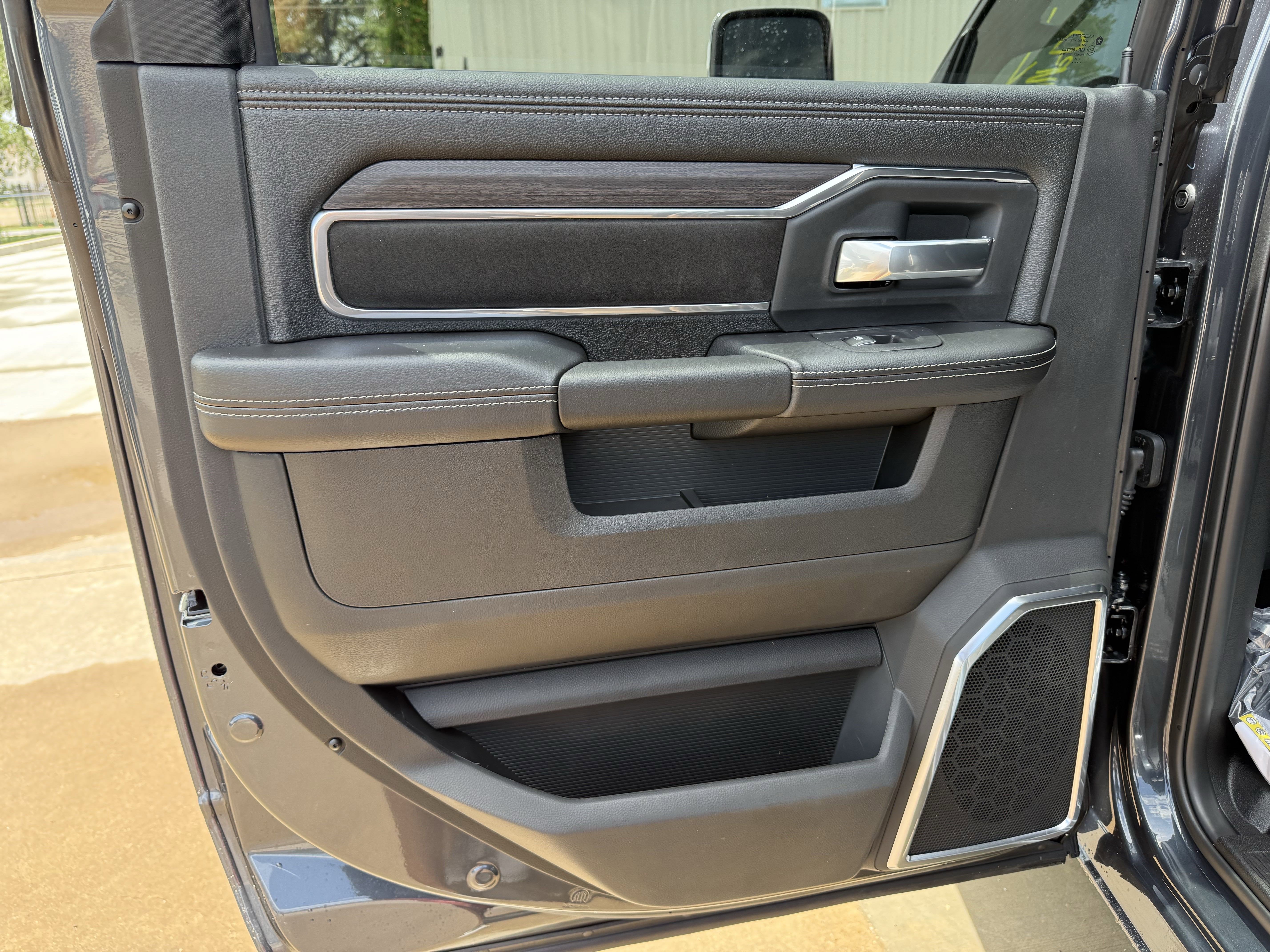 2025 RAM 2500 LARAMIE