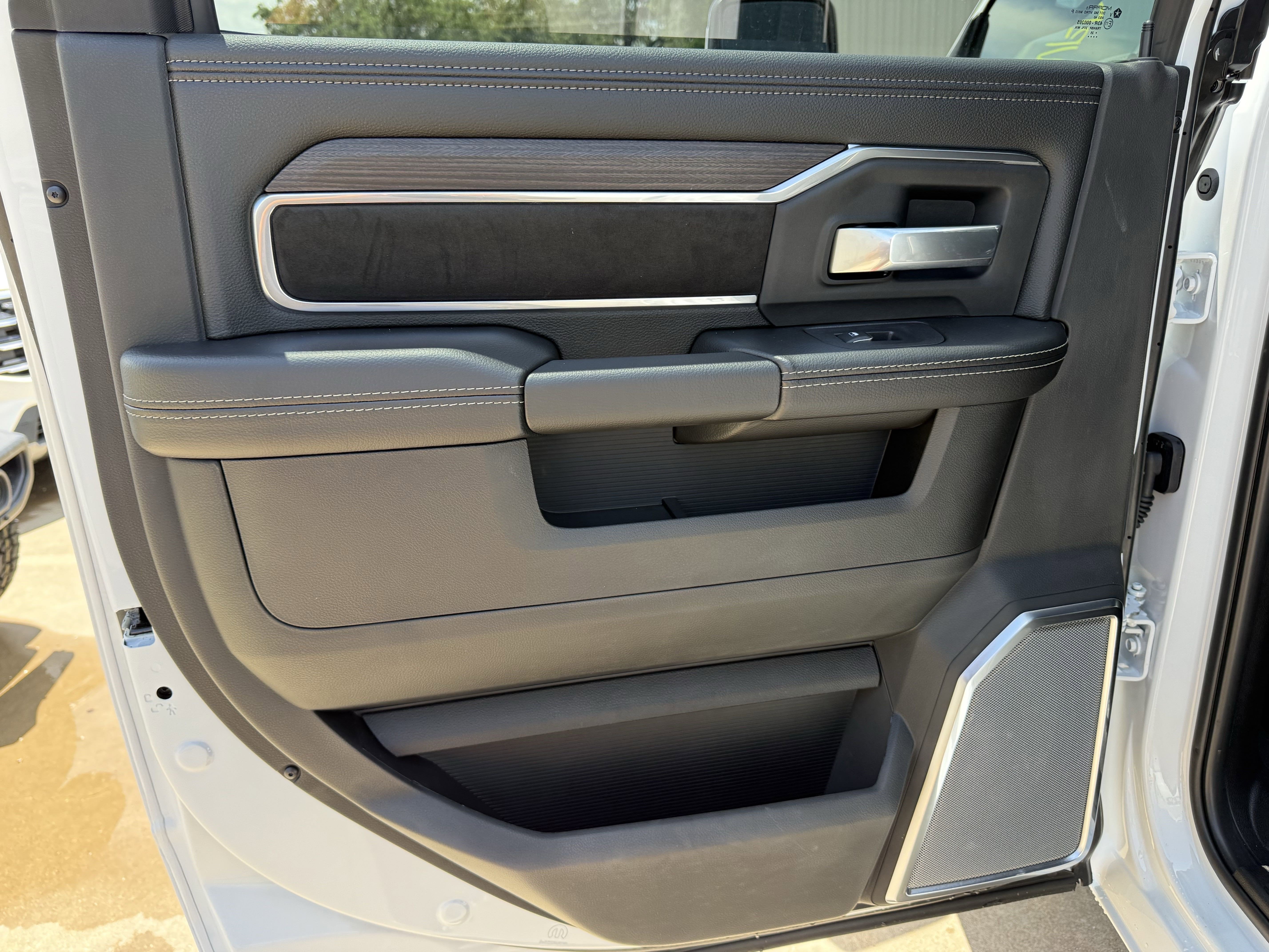 2025 RAM 2500 LARAMIE