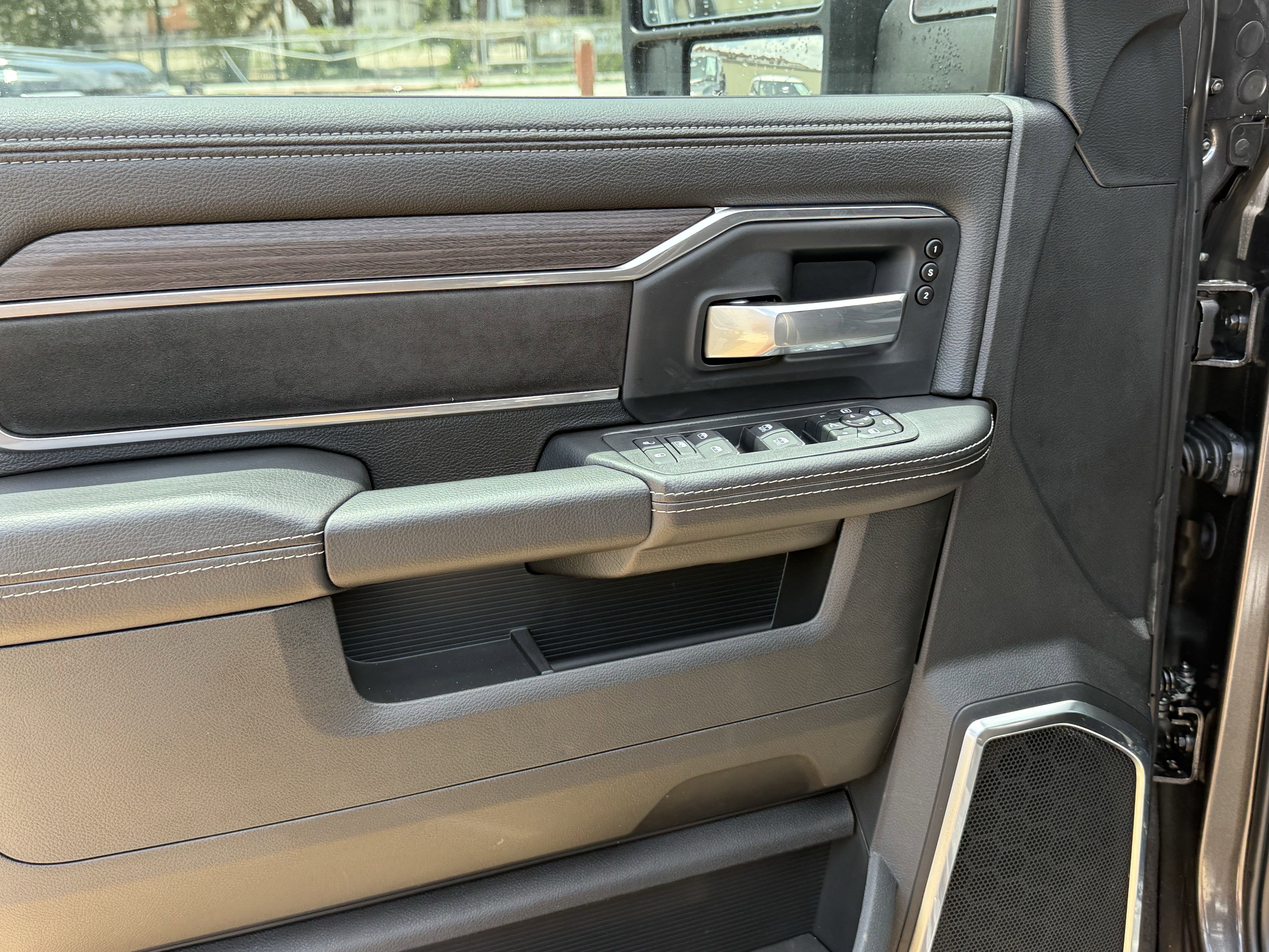 2025 RAM 2500 LARAMIE