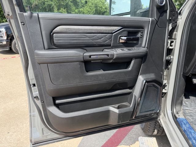 2026 RAM 2500 LIMITED MEGA CAB 4X4 6'4' BOX